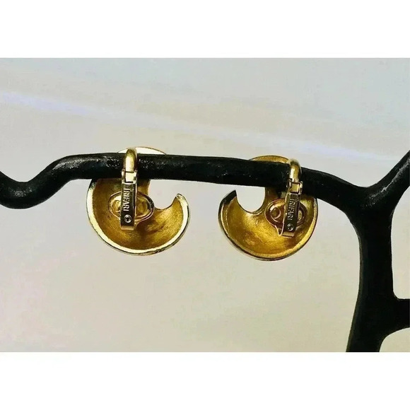 Vtg Crown Trifari Womens Gold-tone Signed Textured Geometric Clip-on Earrings OS - Picture 3 of 7